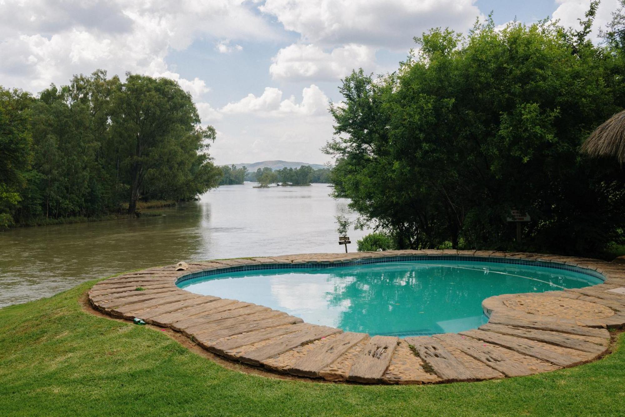 Breathe River Retreat Parys Buitenkant foto